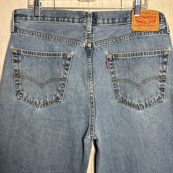 Men’s Levi Strauss 550 Blue Regular Wash Denim Jeans 36 × 30 - Picture 2 of 5